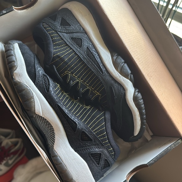 Jordan 11 retro low - Picture 5 of 8